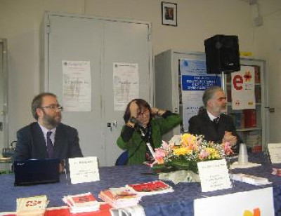 Tricase - 18.2.2009 - ore 11,00 - Istituto Magistrale Stalatale G. Comi - Sala Conferenze - Incontro con alcuni ospiti stranieri Tricase - 18.2.2009 - ore 11,00 - Istituto Magistrale Stalatale G. ...